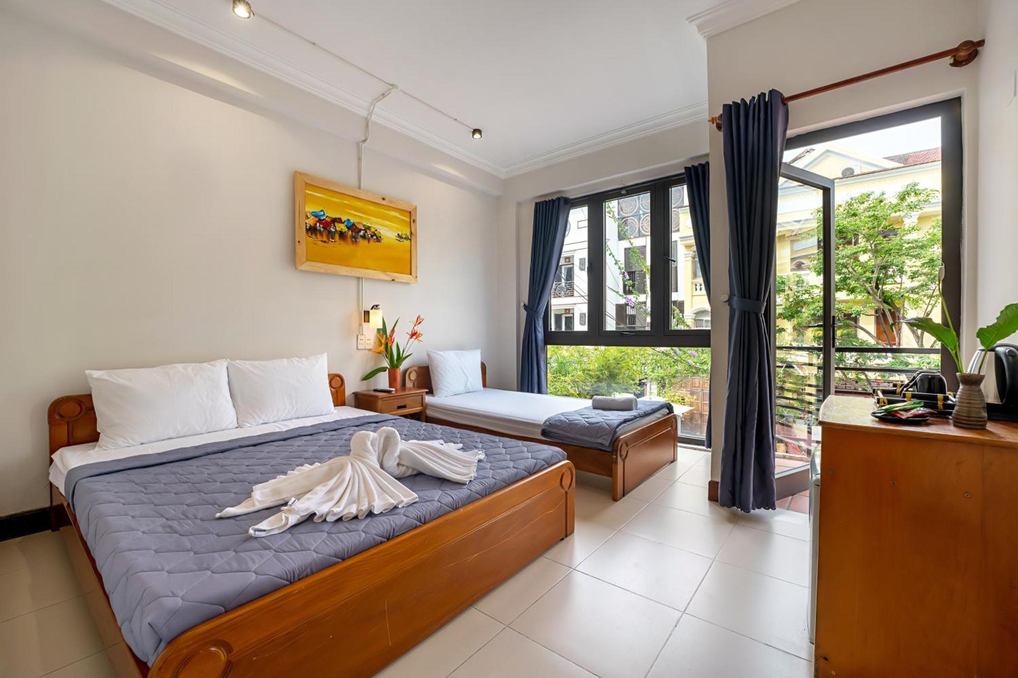 Harmony Old Town Hostel And Pool Bar Hoi An Exterior photo