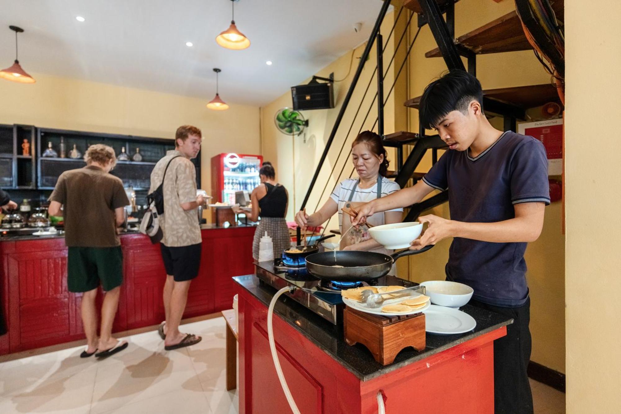 Harmony Old Town Hostel And Pool Bar Hoi An Exterior photo