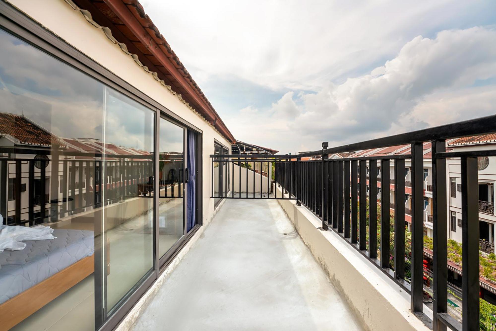 Harmony Old Town Hostel And Pool Bar Hoi An Exterior photo