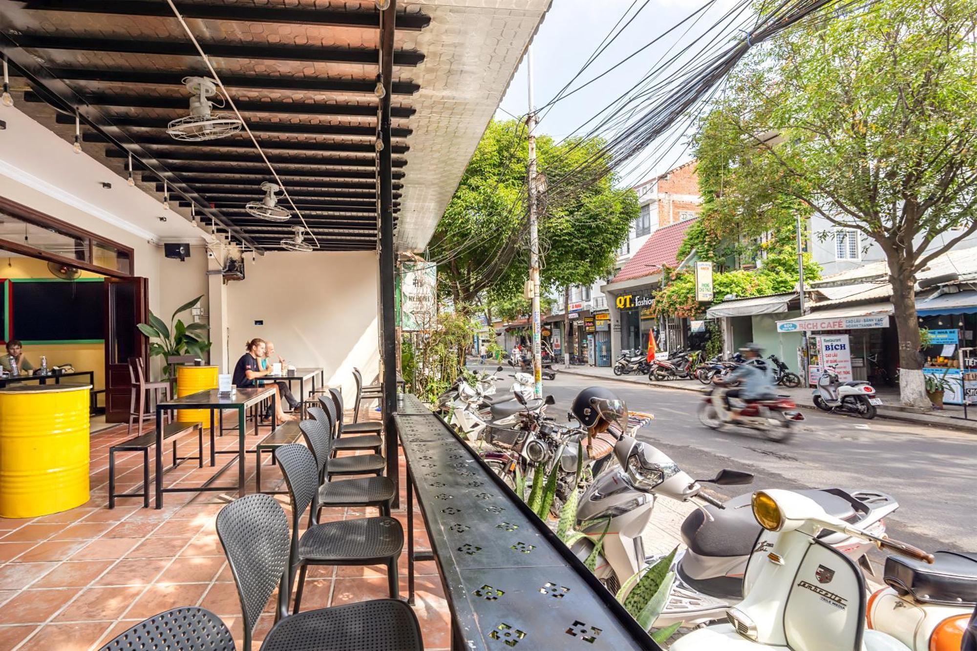 Harmony Old Town Hostel And Pool Bar Hoi An Exterior photo