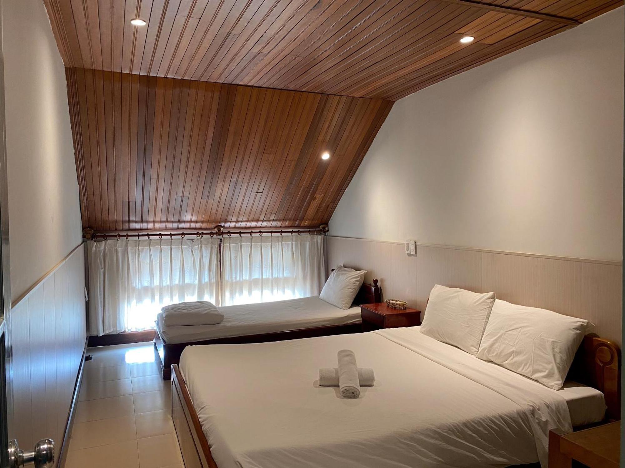 Harmony Old Town Hostel And Pool Bar Hoi An Exterior photo